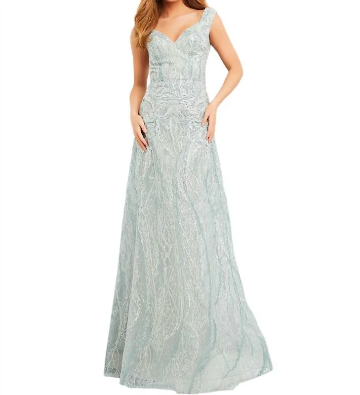 sweetheart-neck party dressesEmbroidered Evening Gown In Light Green