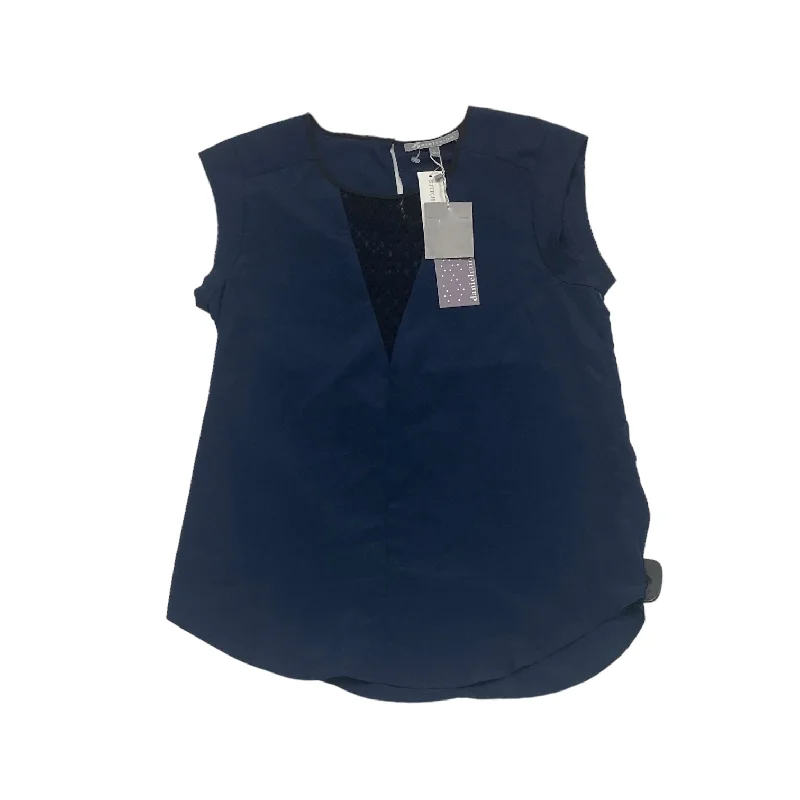 women's tops for those who want to add a touch of sophistication to their casual attireNavy Top Sleeveless Daniel Rainn, Size S